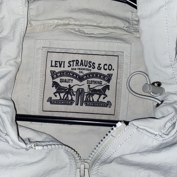 Levi’s windbreaker - Picture 3 of 3
